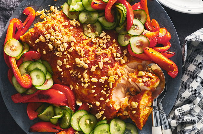 Saumon au cari rouge et aux arachides