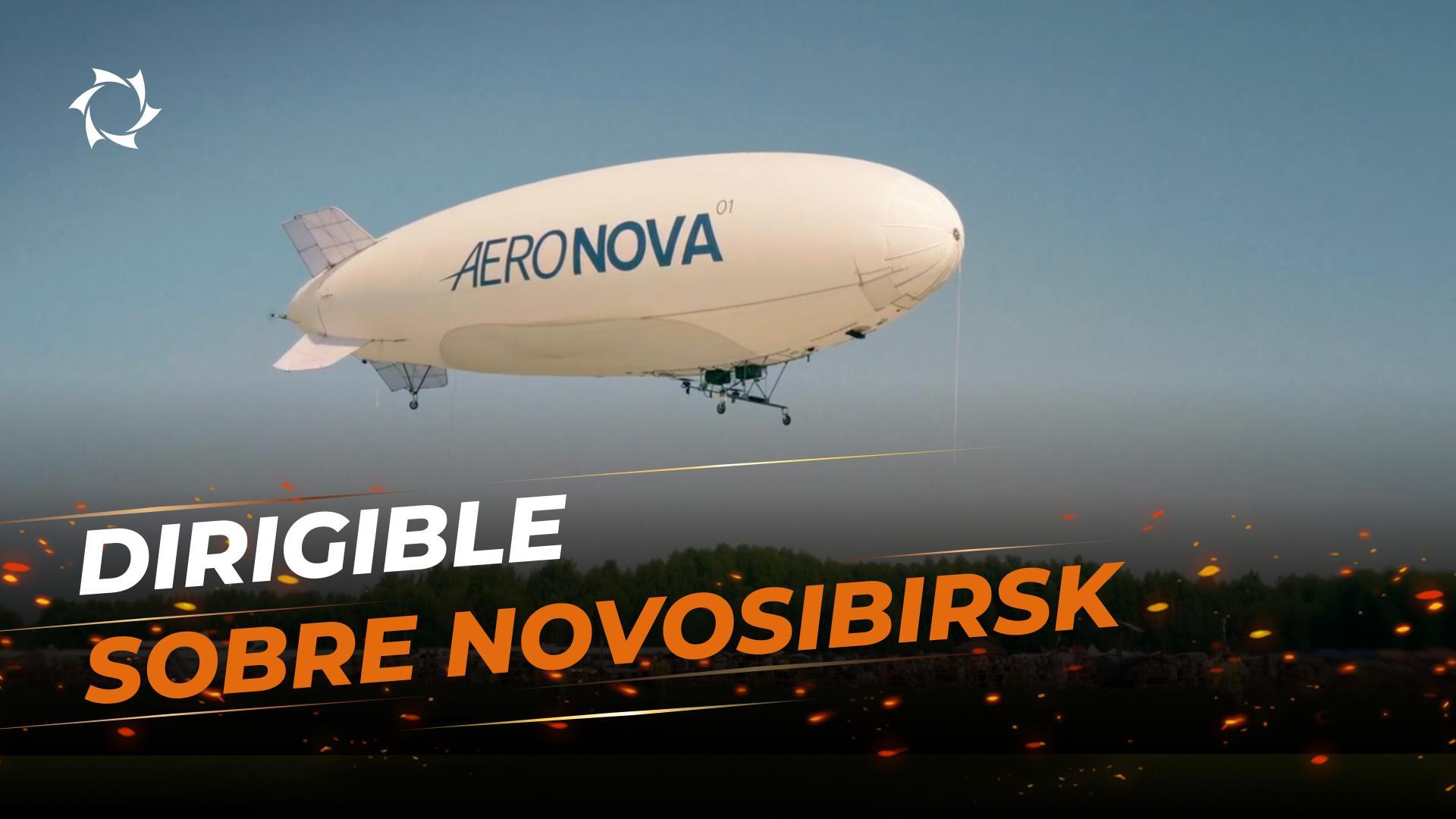 El dirigible no tripulado NOVA-01 realizó una demostración en un gran espectáculo aéreo