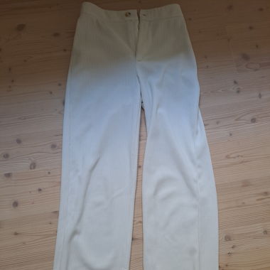 Weisse Stoffhose