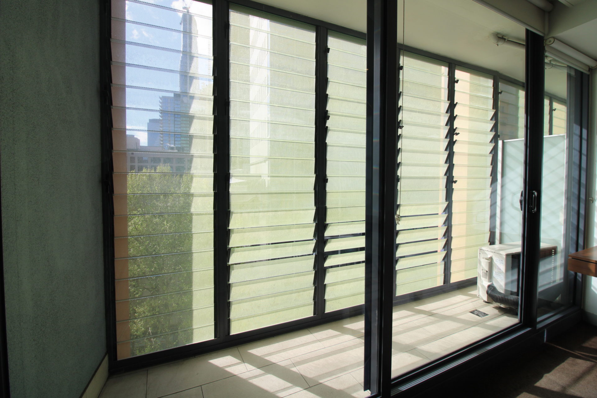 Delightful 1-Bedroom inc. Study on Melbourne’s Northbank! - Image 9