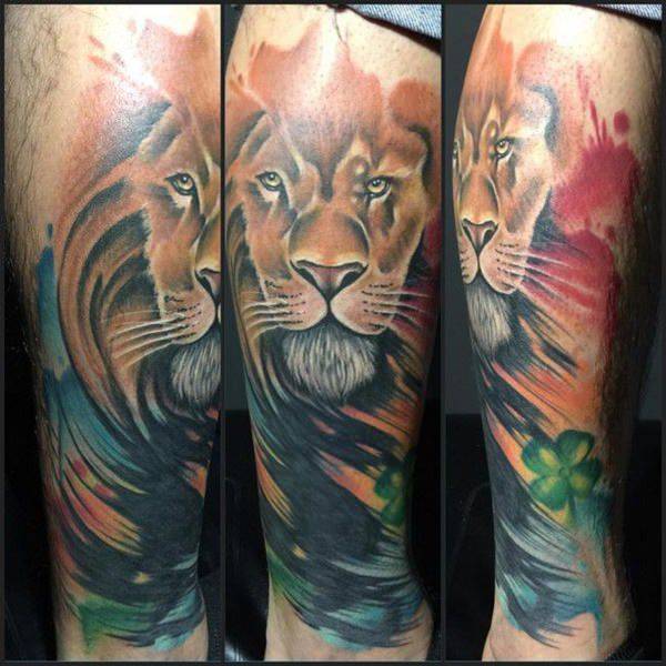 Tatouage Lion Trefle Jambe