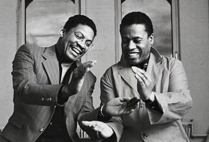 Foto en blanco y negro de Herbie Hancock y Wayne Shorter