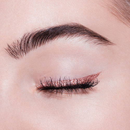 Maquillage yeux eyeliner rose