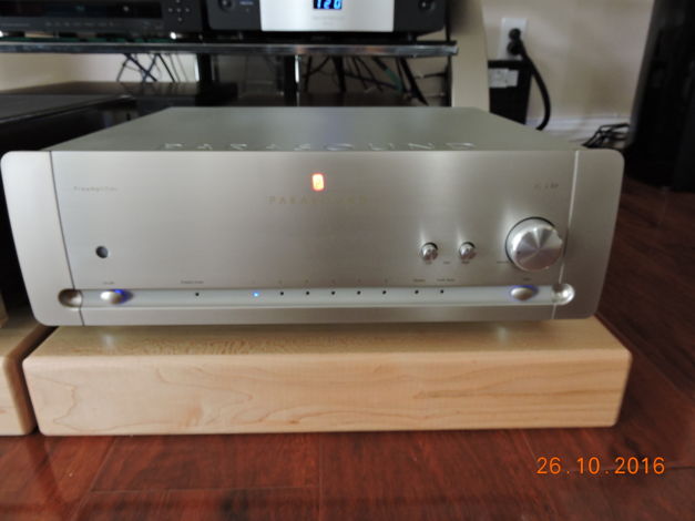 Parasound JC2 BP 2 channels preamp in silver current ve...