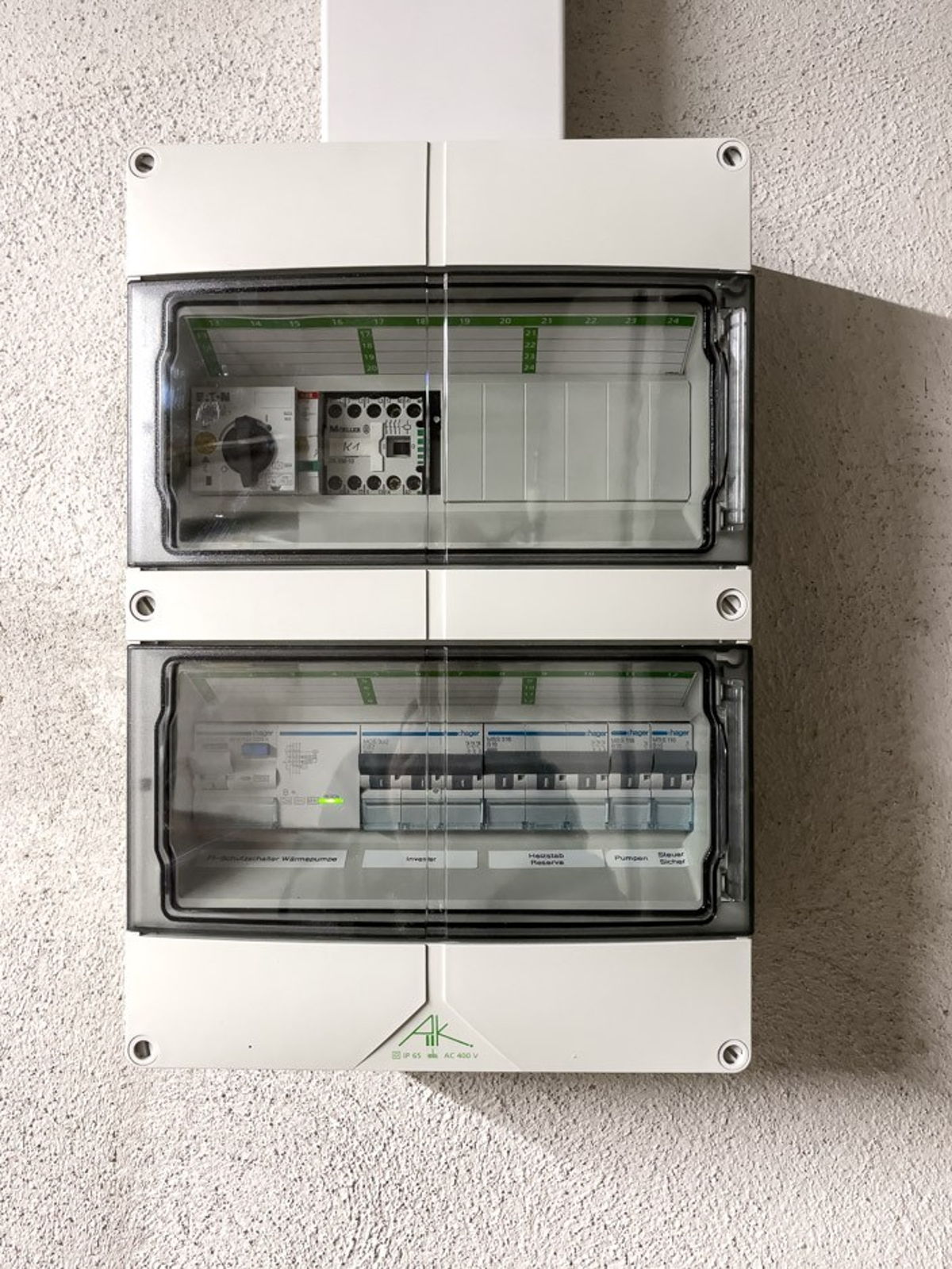 Foto Kundenreferenz Mehrfamilienhaus Altbau Technikraum Elektrotechnik