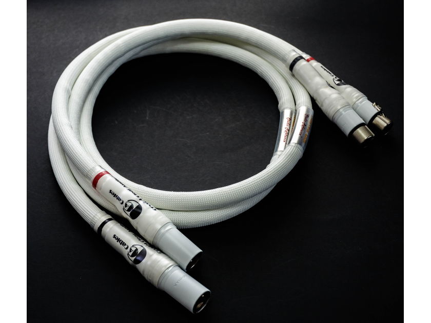 Crystal Clear Audio STUDIO REFERENCE XLR White finish 1.2 meters