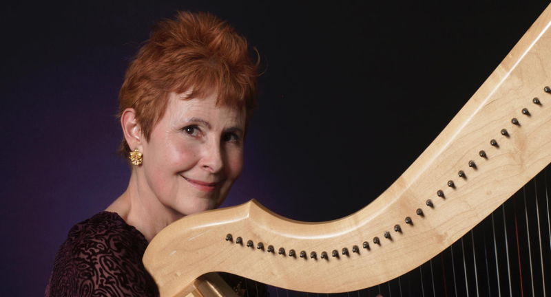 Live Music: Vicky Lee