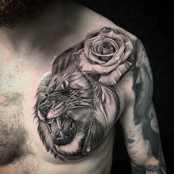 Tatouage Lion Pectoraux avec Rose