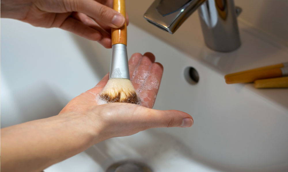 castile soap to wash make up brushes