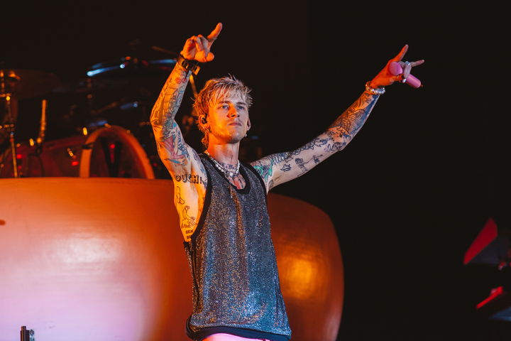 Gallery Machine Gun Kelly Brings Punk To Pier 17