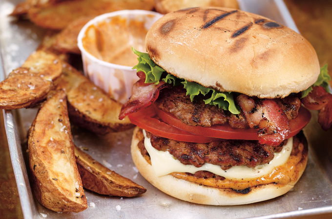 Hamburgers triples épicés