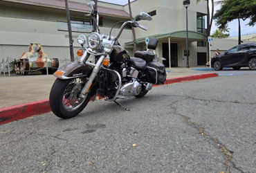 2014 HARLEY-DAVIDSON FLSTC HERITAGE SOFTAIL CLASSIC (TWO TONE) motorcycle for rent near Honolulu, HI