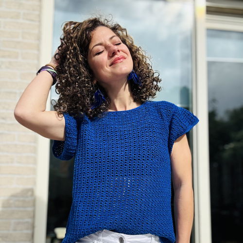 Chic Whimsy Blouse Crochet Pattern – Easy Fingering Weight Top with Ruffled Sleeves – Sizes XS–5XL