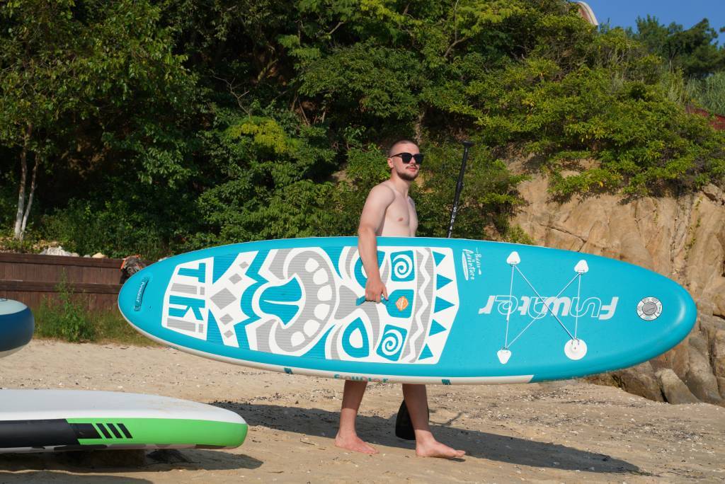 Best inflatable stand up paddle board in Canada
