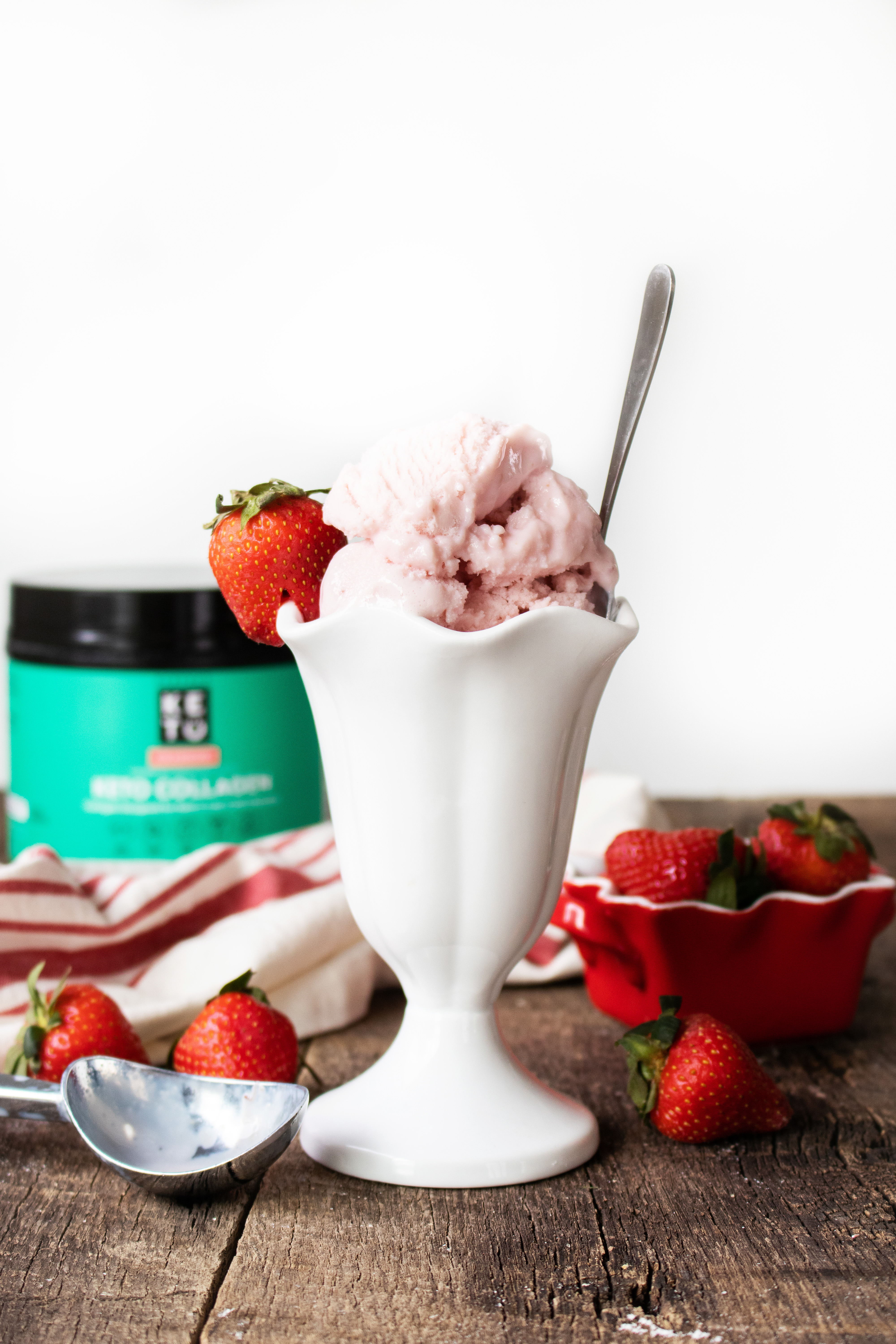 keto strawberry ice cream