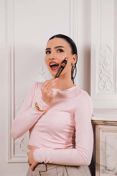 routine maquillage de Lénie Vacher : mascara longue tenue