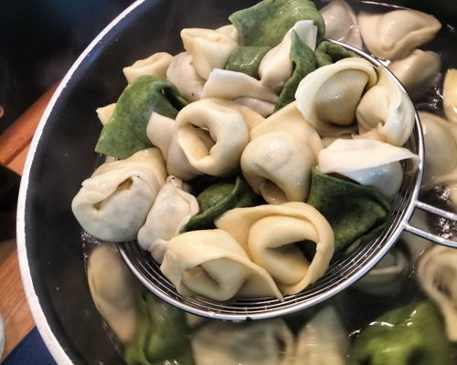 Cooking classes Bellano: Traditional cuisine: homemade ravioli and tiramisu