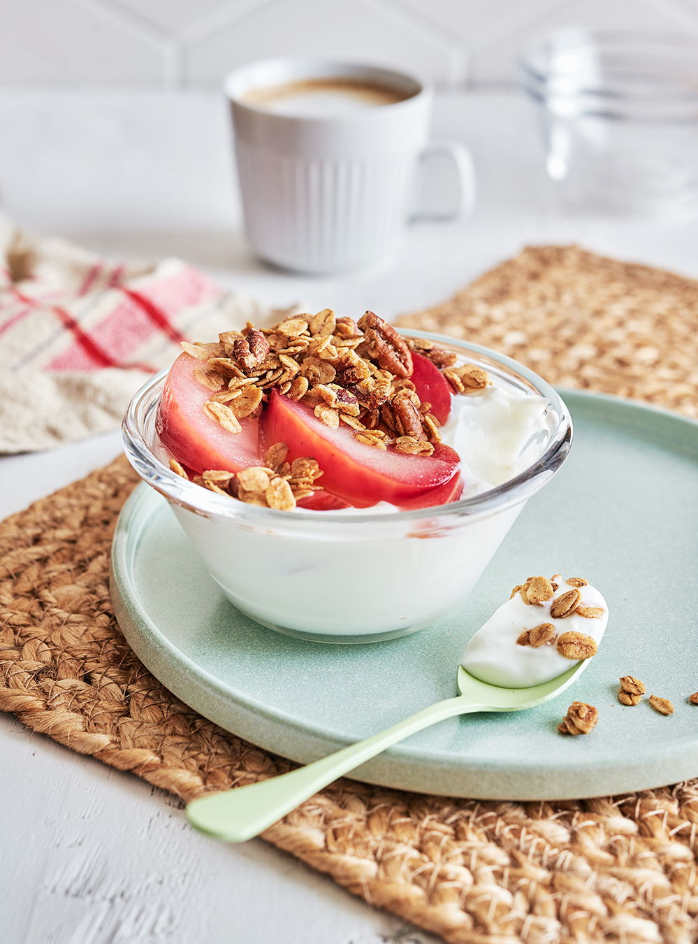 Greek Yogurt with Cinnamon Granola and Confit Apples | RICARDO