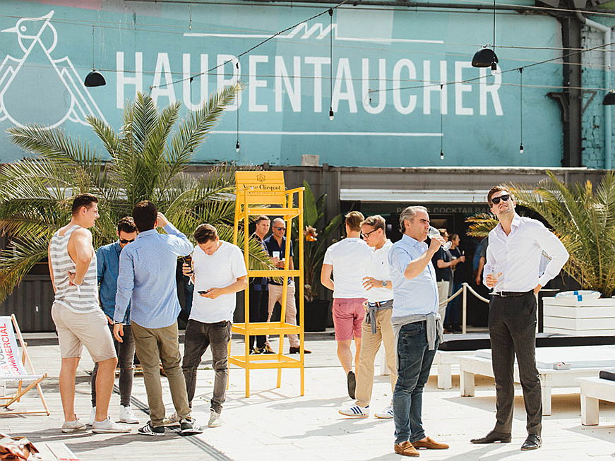  Berlin
- Engel & Völkers Commercial Berlin feiert den Sommer 2018 in der Friedrichshainer Trend-Location Haubentaucher.