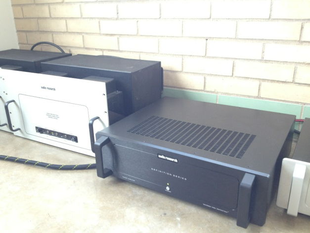 One of the 450M amplifiers, situated between an ARC M300 amplifier and an ARC LS17 preamp.