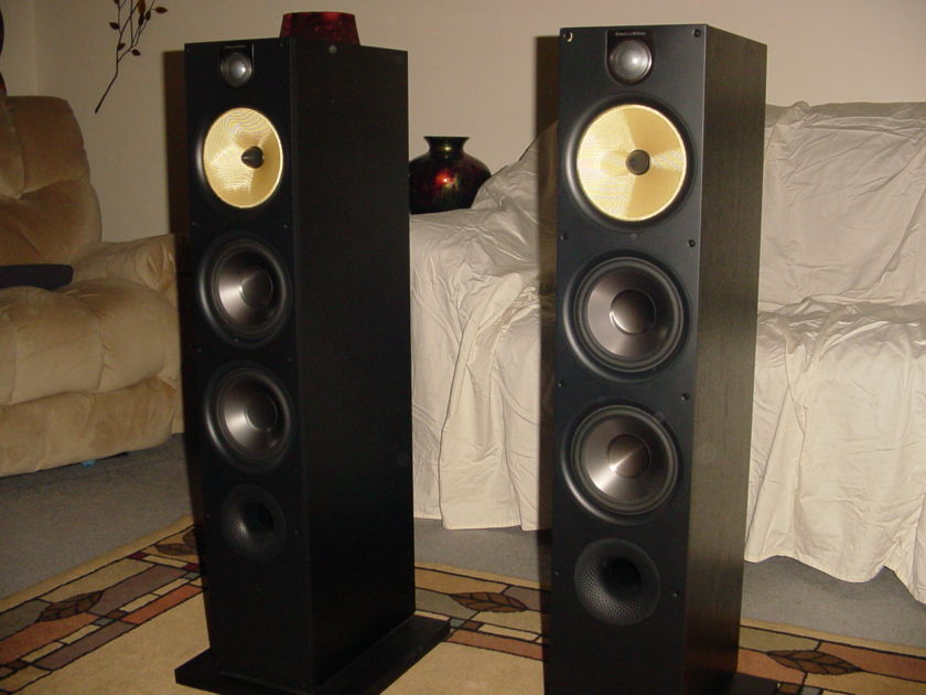 Bowers and Wilkins B&W 683 S2 Pair Bowers and Wilkins B&W 683 S2 Pair