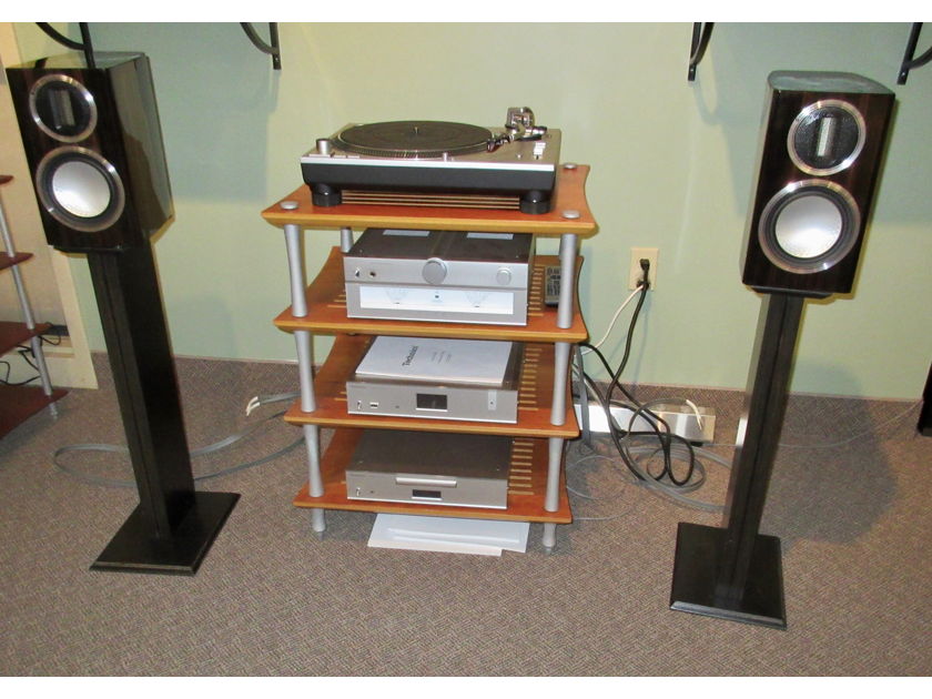 Monitor Audio Gold 50 Stand Mount Speakers