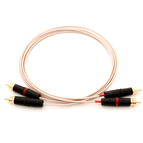 1 pair CablePro Reflection 6' audio cables