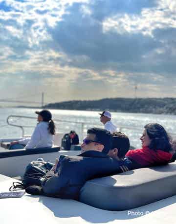 See iconic landmarks and enjoying the picturesque views