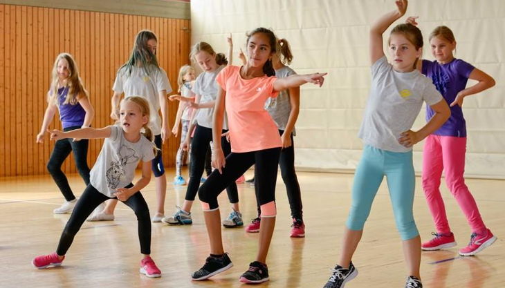 kinder tanzen