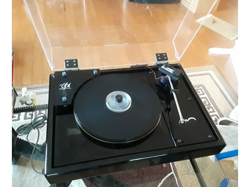 VPI Industries HW-19 turntable upgraded Well Tempered arm