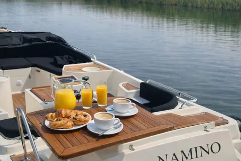 Copenhagen Top Sights with Light Breakfast