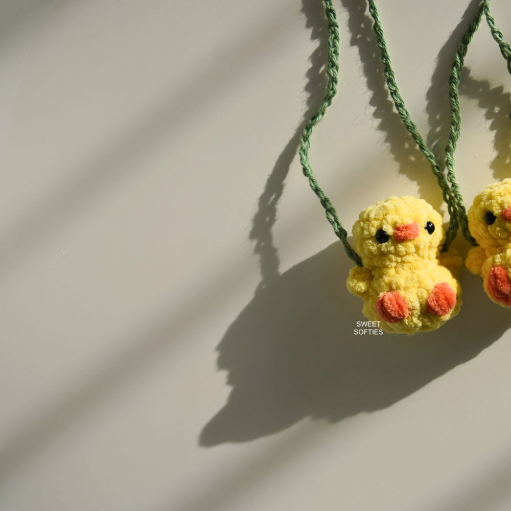 Swinging Birdy: Free Amigurumi Crochet Pattern