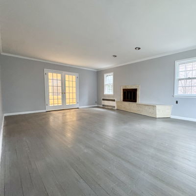 Spacious house for rent off of 188th and aberdeen can sleep upto 8 easily! 