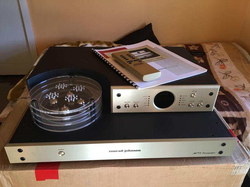 Conrad Johnson ACT-2 Preamplifier in Excellent condition!!!