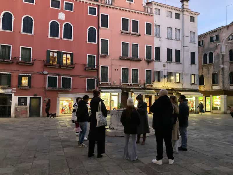 Mysteries, Murders & Dark Stories of the City - photo 5
