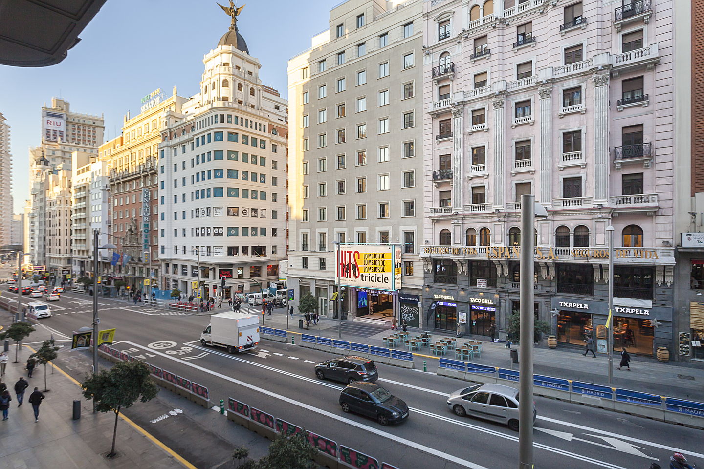  Madrid
- Gran Vía.jpg