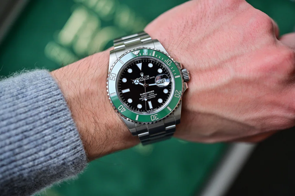 How do rotating bezels actually work? | Chrono 10:10