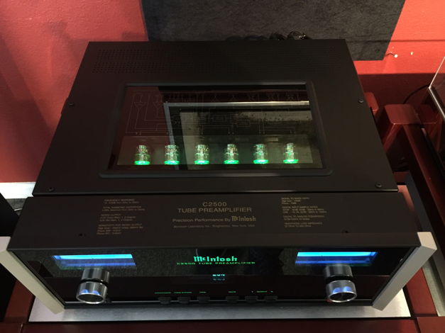 McIntosh C 2500 Demo   Free Shipping in cont US