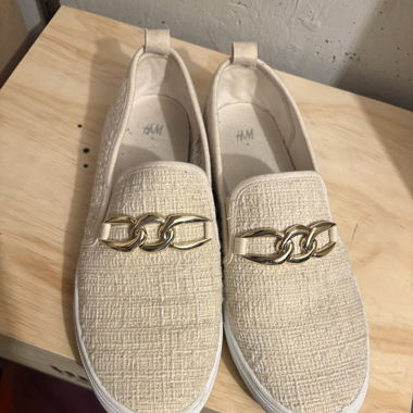 Espadrille mit Kette