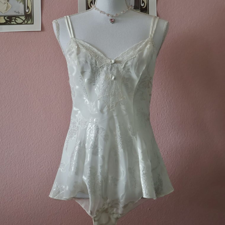 Victoria’s Secret Pearl Bodysuit (Vintage - M/L)