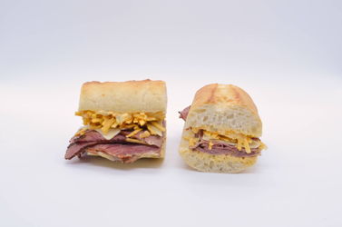 Big Star Sandwich Corned Beef,Swiss,Mack Sauce