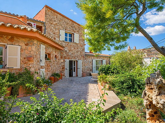  Balearic Islands
- House for sale in typical Mallorcan style, Santa Ponsa, Mallorca