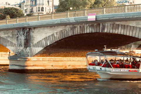 1-Hour Illuminations River Cruise