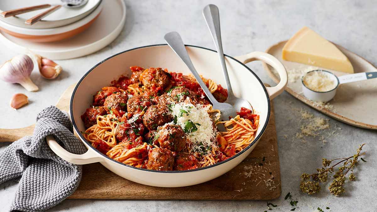 Spaghetti Meatball Bolognese Recipe by KitchenAid | Minimax