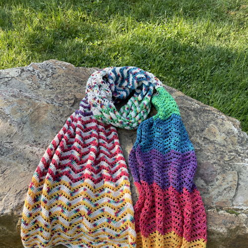 Gehäkelter Wellenschal Laura