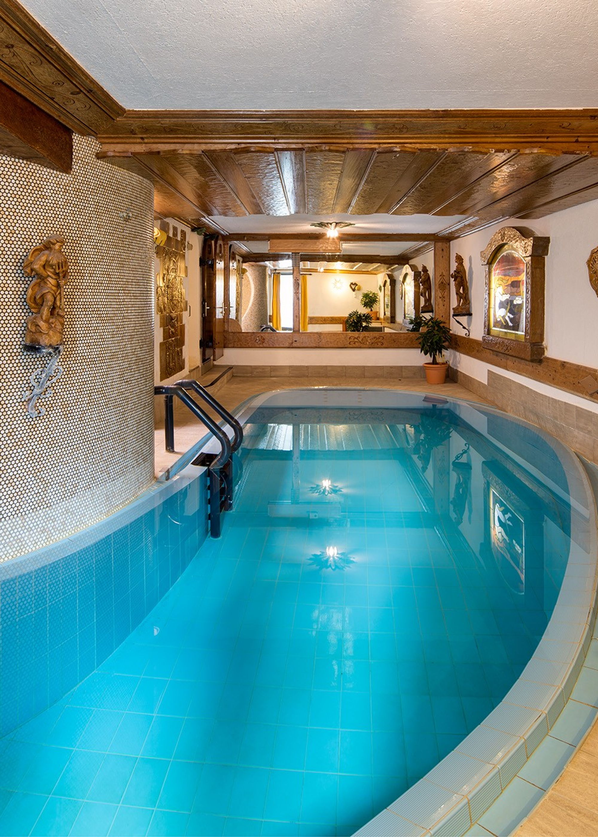 Ferienwohnung mit Zugang zu Hallenbad und Pool