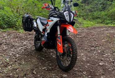 2023 KTM 890 ADVENTURE R motorcycle for rent near Maple Valley, WA