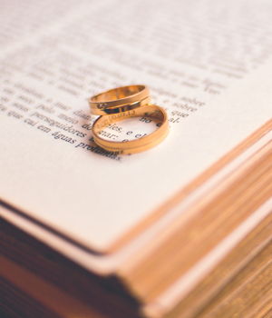 book with rings