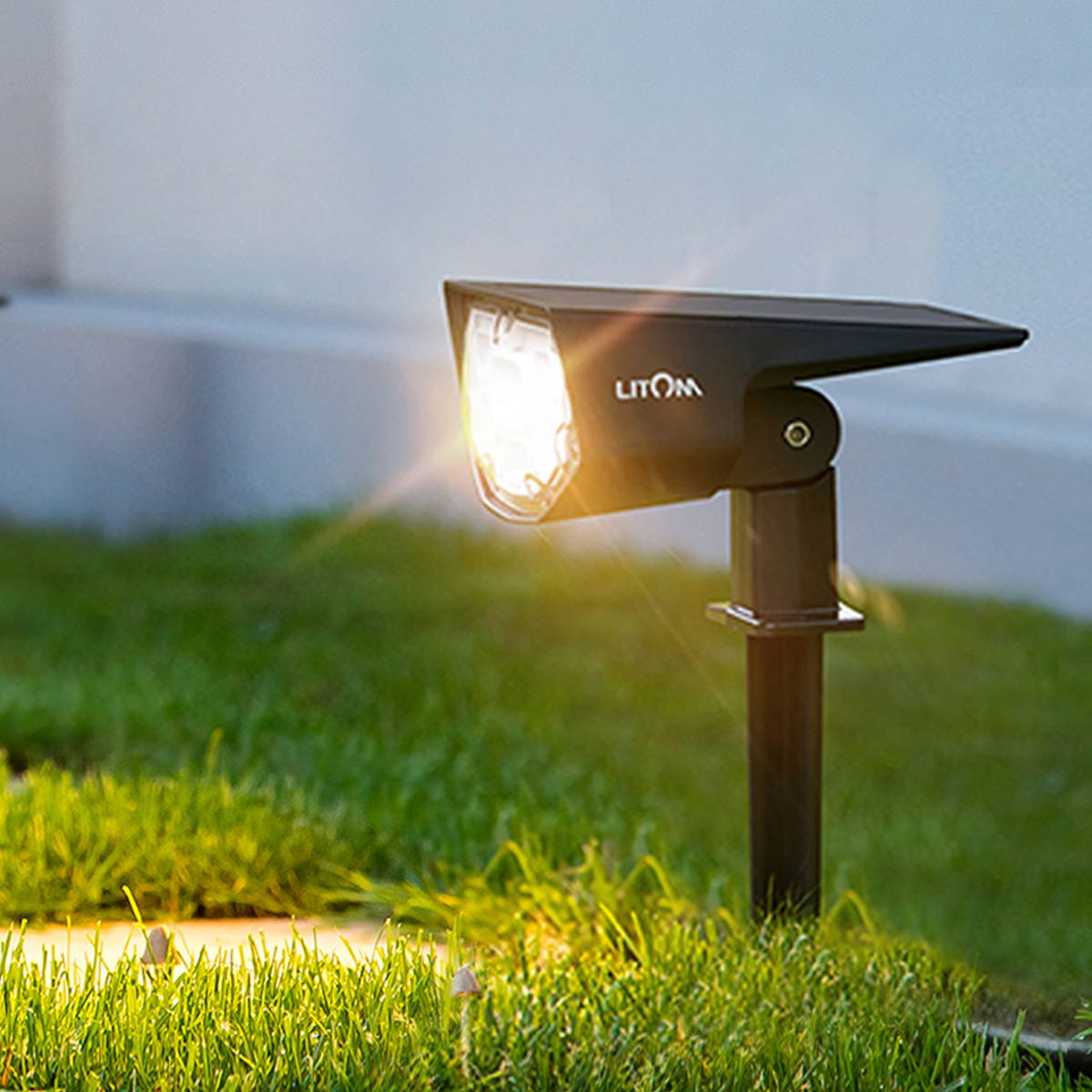 Solar Landscape Spotlights LITOM
