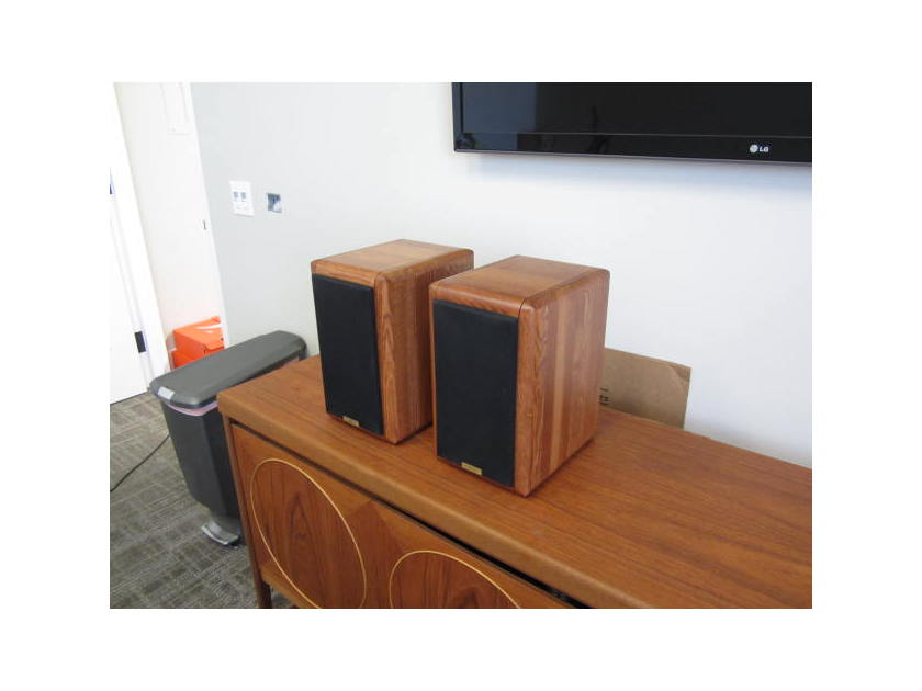 Opera Loudspeakers Duetto Limited Solid walnut, smoother than my Sonus Faber Concertos